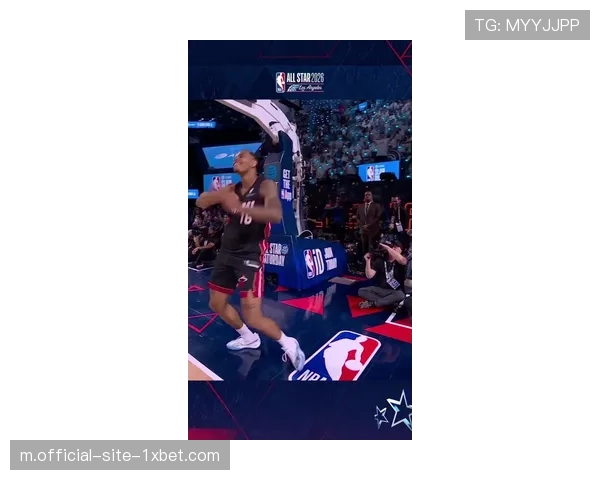 约翰逊飞跃吉祥物夺冠 热火新星扣篮大赛封王